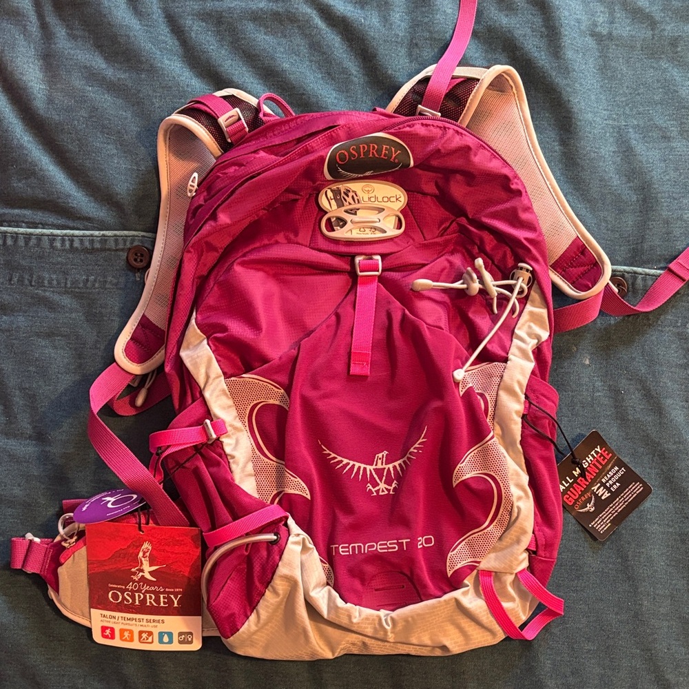 Osprey Tempest 20 Magenta and Gray Backpack